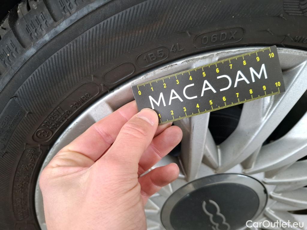  Fiat  500 FIAT   2015  3P  Berline Hybrid 10 BSG 70 ch Dolcevita #31