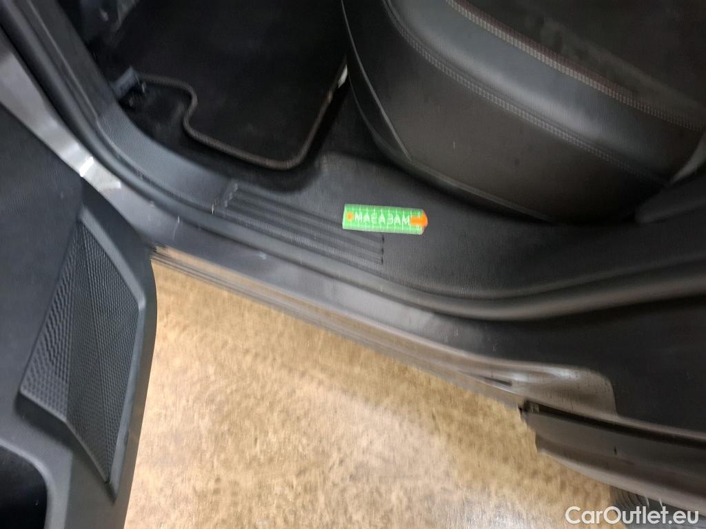  DS  DS7 DS DS 7 Crossback / 2017 / 5P / SUV E-TENSE 225 PERFORMANCE Line + #32