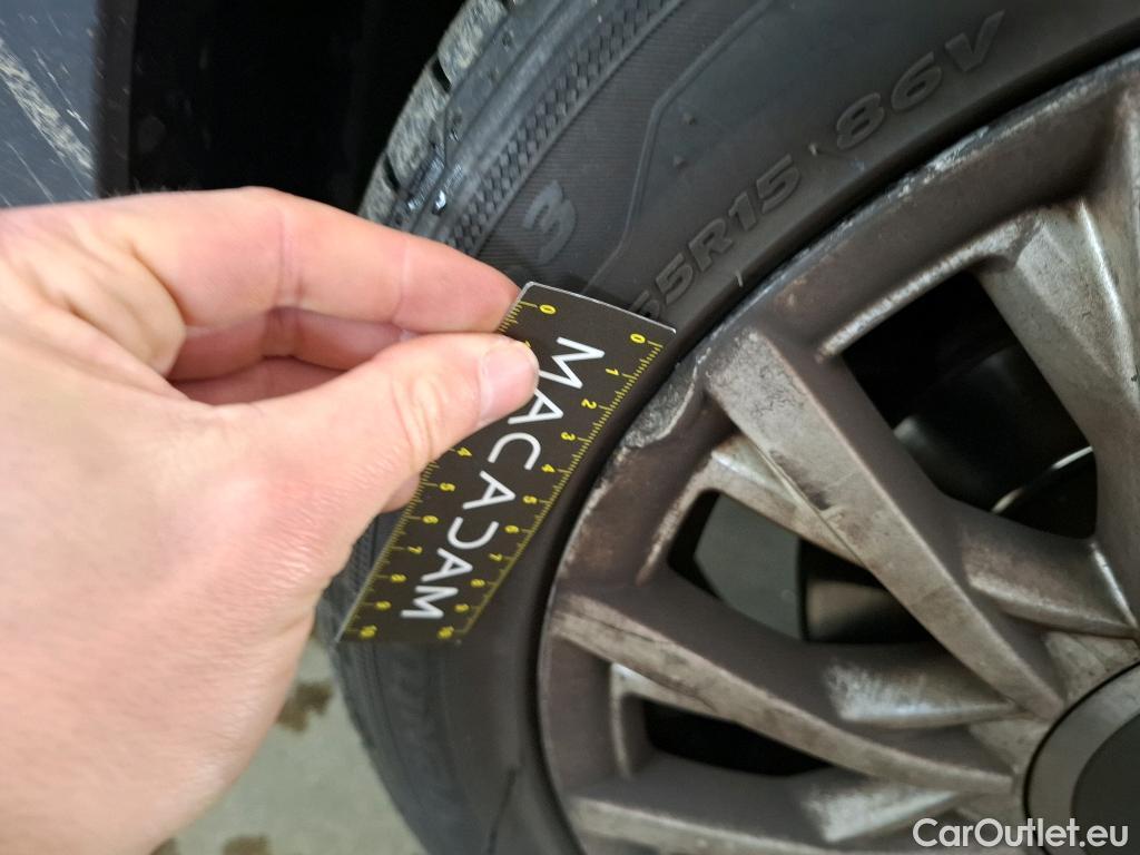  Fiat  500 FIAT   2015  3P  Berline Hybrid 10 BSG 70 ch Dolcevita #5