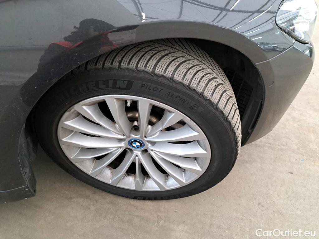  Bmw  Serie 5 BMW Série 5 Touring / 2020 / 5P / Break 530e 292ch Luxury BVA8 #18