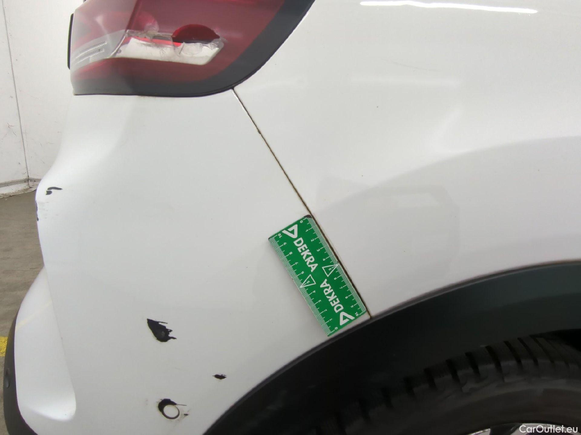  Citroen  C4  Berline Feel Pack Business 1.5 BlueHDI 110CV BVM6 E6d #34