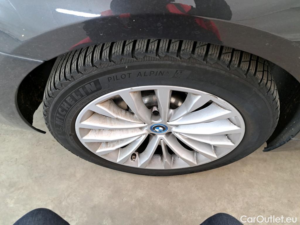  Bmw  Serie 5 BMW Série 5 Touring / 2020 / 5P / Break 530e 292ch Luxury BVA8 #12