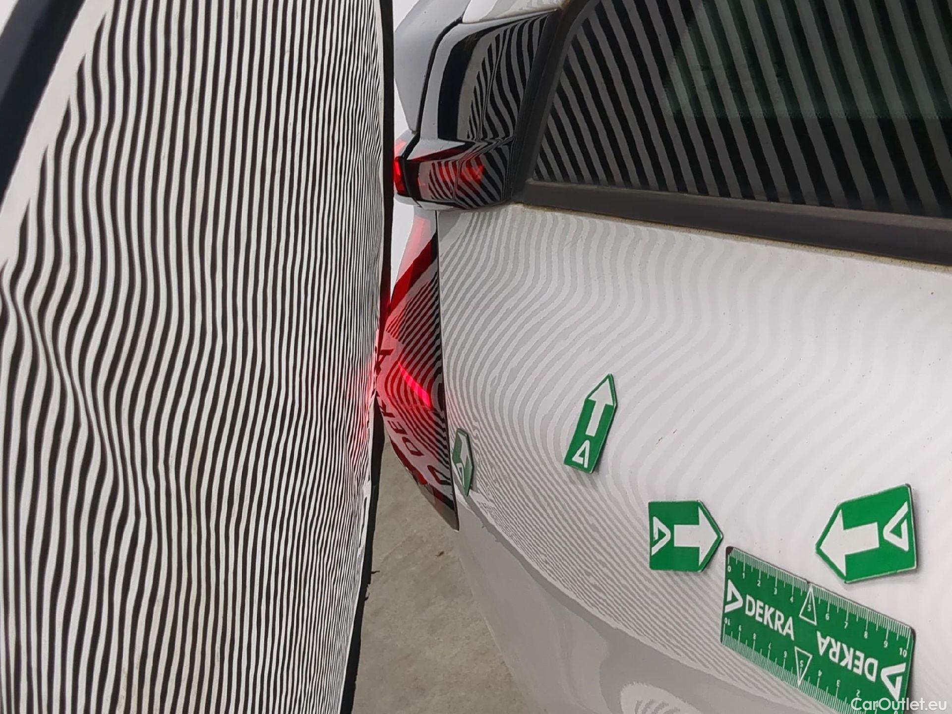  Citroen  C4  Berline Feel Pack Business 1.5 BlueHDI 110CV BVM6 E6d #50