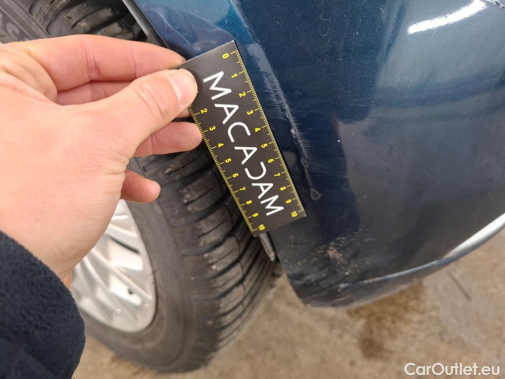  Fiat  500 FIAT   2015  3P  Berline Hybrid 10 BSG 70 ch Dolcevita #20