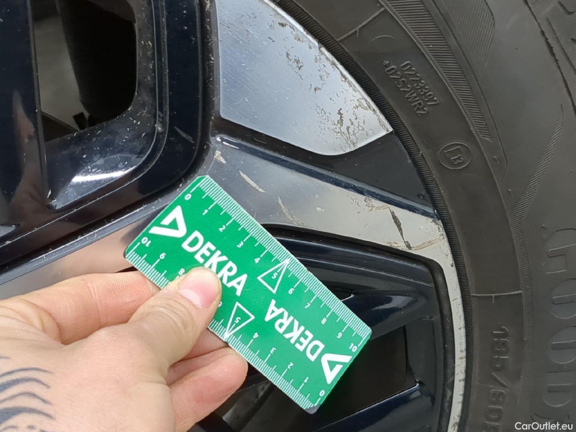  Citroen  C4  Berline Feel Pack Business 1.5 BlueHDI 110CV BVM6 E6d #25