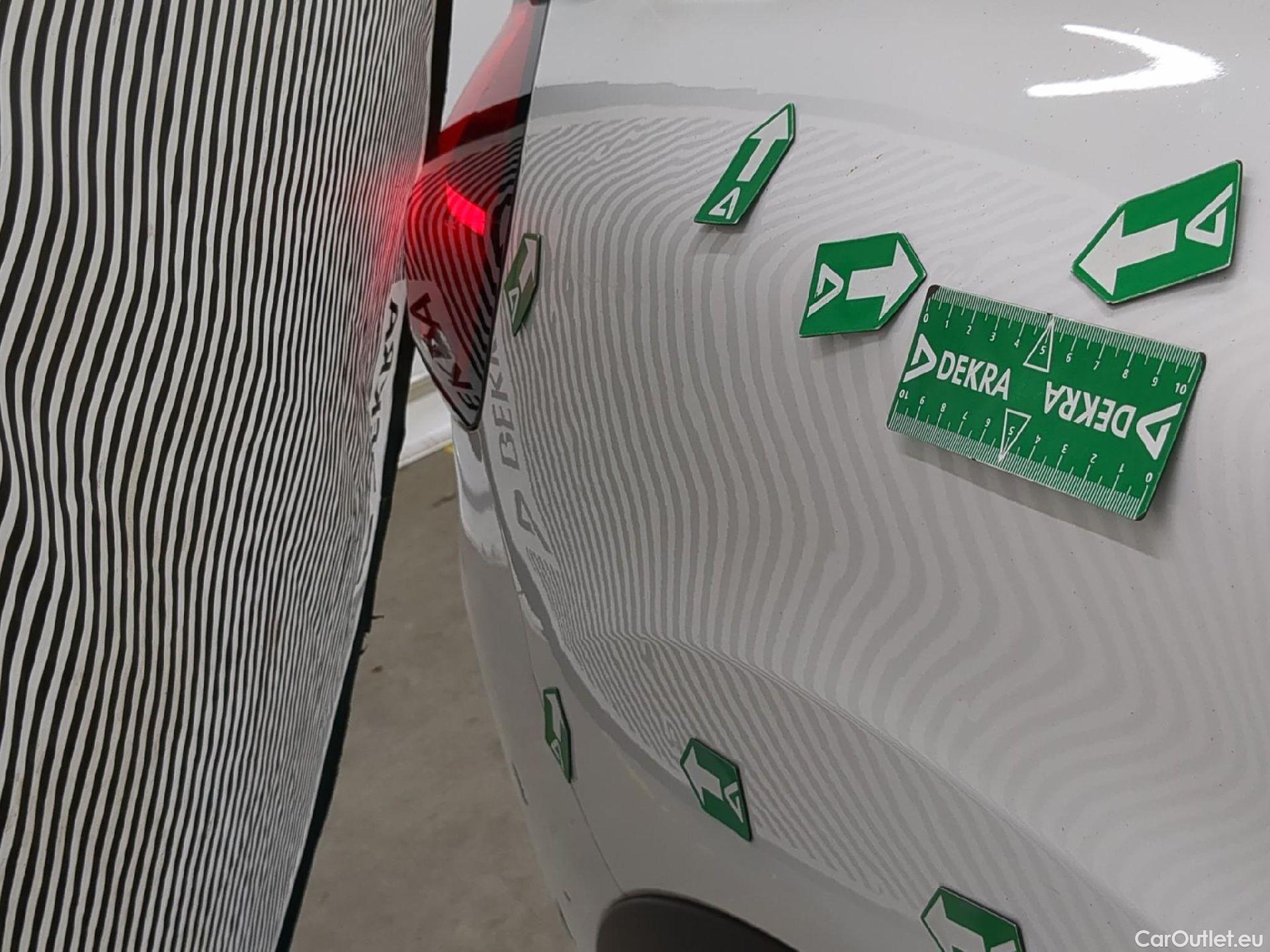  Citroen  C4  Berline Feel Pack Business 1.5 BlueHDI 110CV BVM6 E6d #53