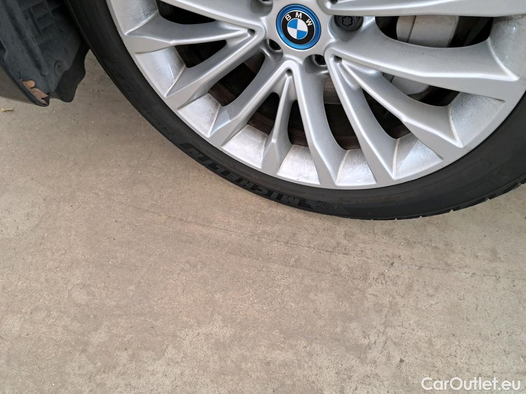  Bmw  Serie 5 BMW Série 5 Touring / 2020 / 5P / Break 530e 292ch Luxury BVA8 #41