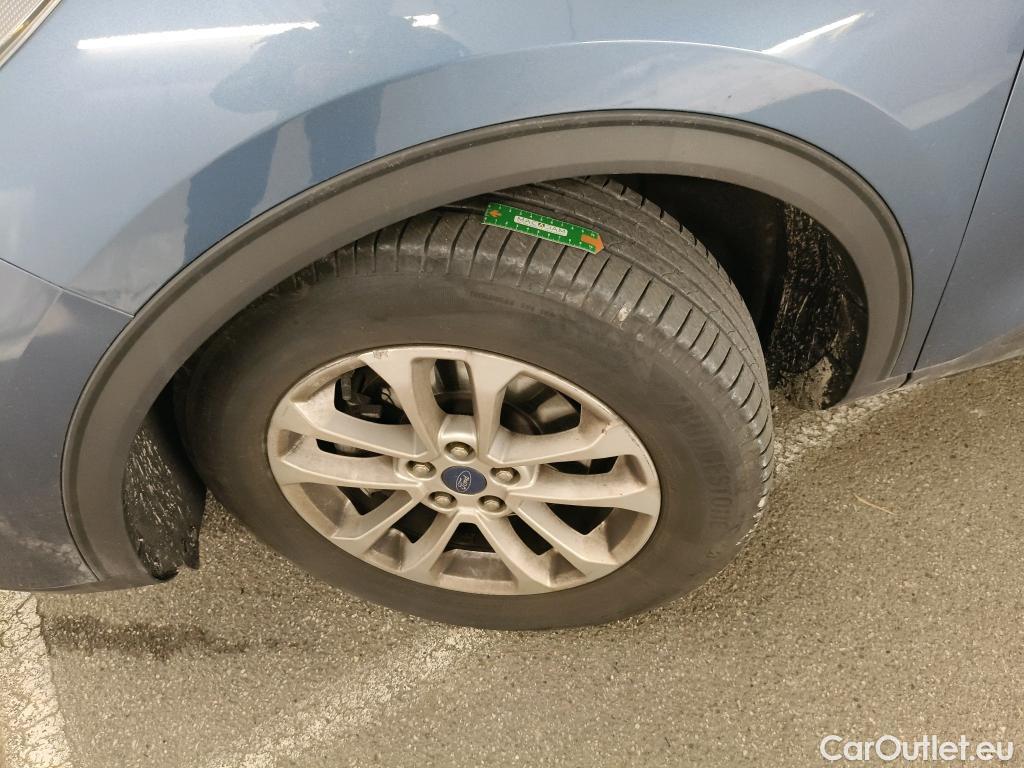  Ford  Kuga FORD  / 2019 / 5P / SUV 2.5 190 hybrid Flexifuel Pshift Titanium #30