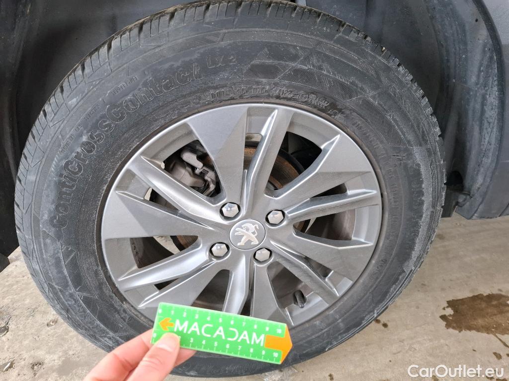  Peugeot  2008  Active Pack 1.2 PureTech 130CV BVA8 E6d #1