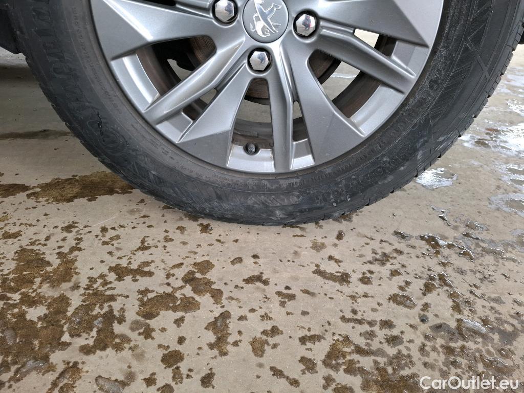  Peugeot  2008  Active Pack 1.2 PureTech 130CV BVA8 E6d #16