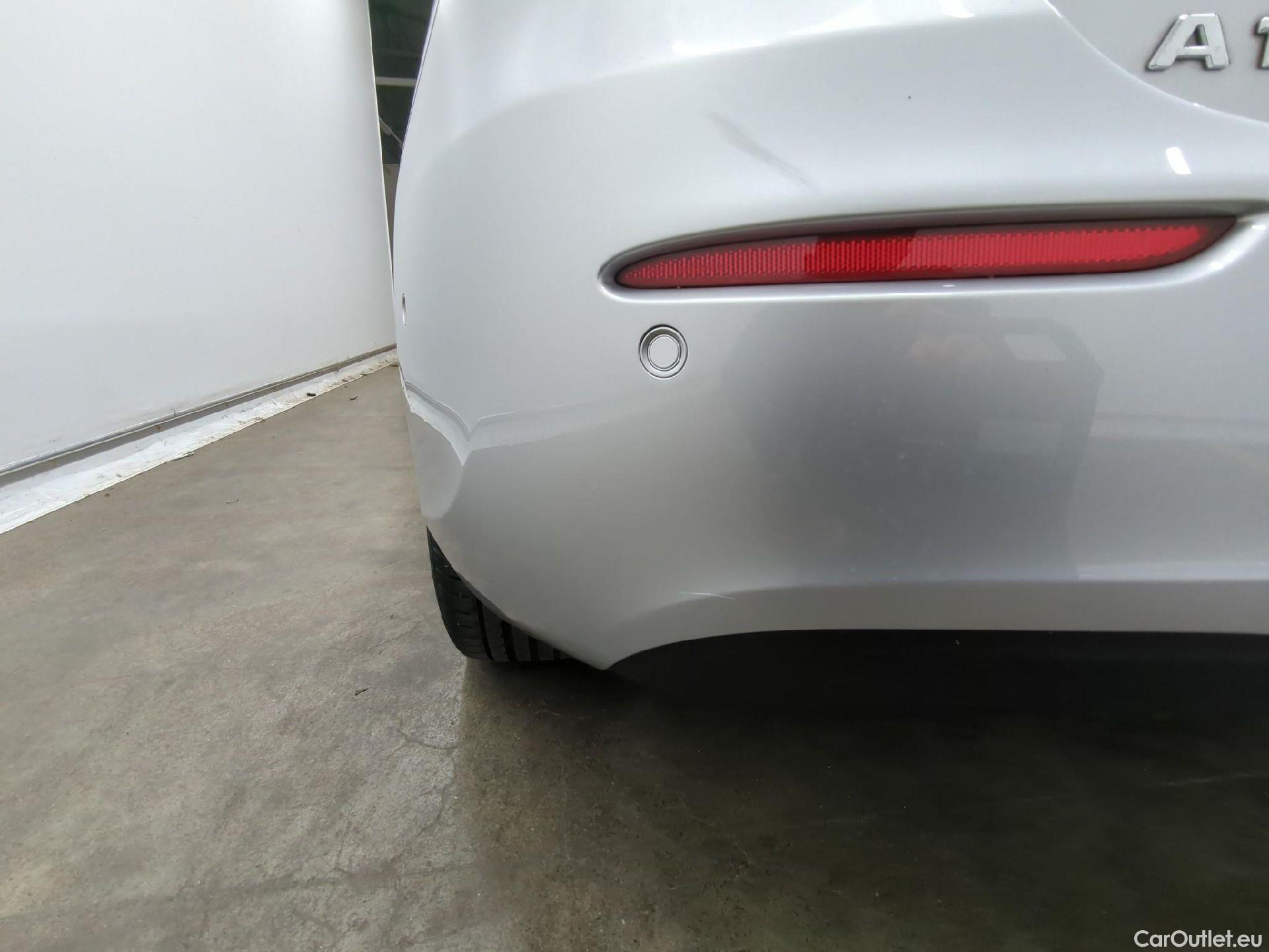  Mercedes  A-Klasse MERCEDES-BENZ Classe A Compact / 2018 / 5P / Berline A 180 d Business Line 8G-DCT #14