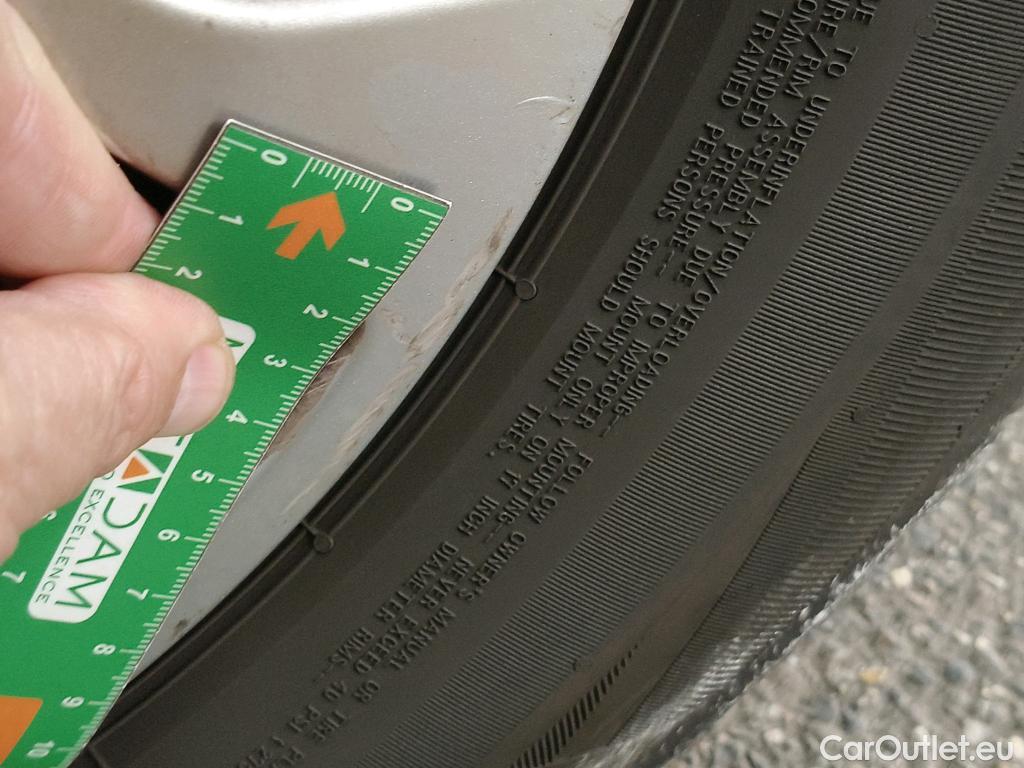  Ford  Kuga FORD  / 2019 / 5P / SUV 2.5 190 hybrid Flexifuel Pshift Titanium #34