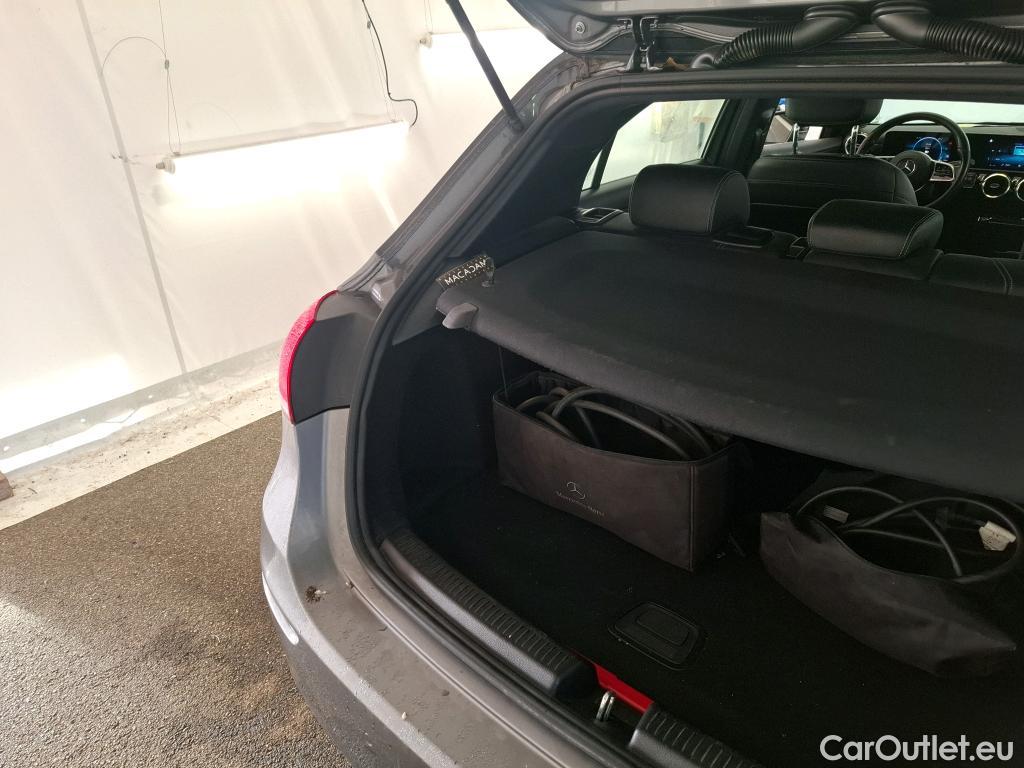  Mercedes  A-Klasse MERCEDES-BENZ Classe A Compact / 2018 / 5P / Berline A 250 e Business Line 8G-DCT #13