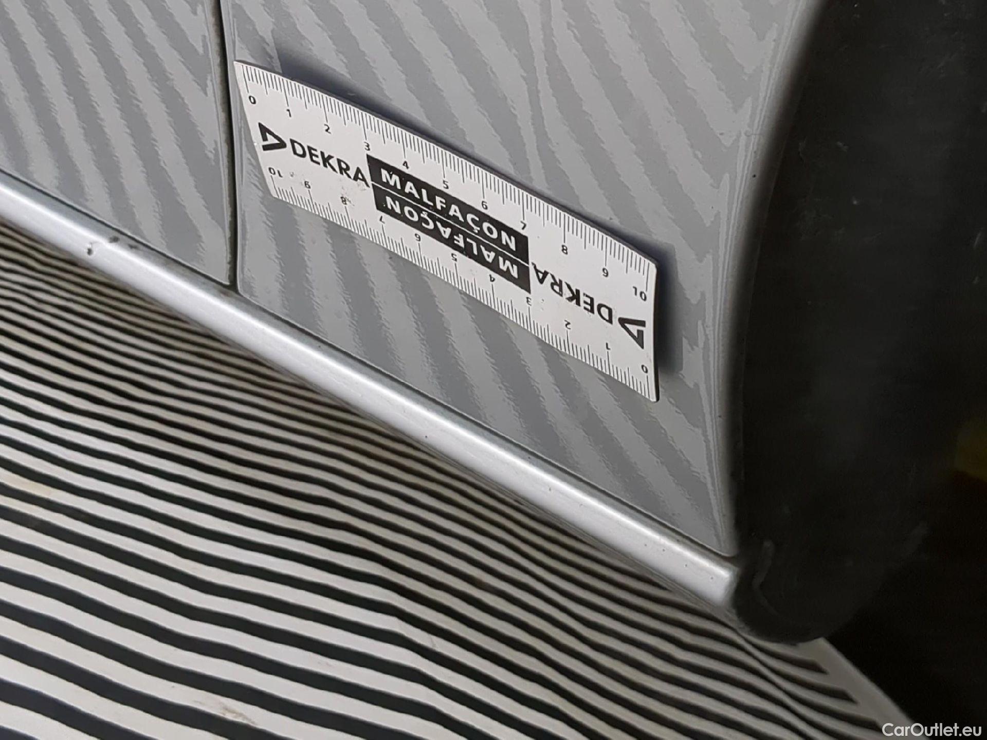  Mercedes  A-Klasse MERCEDES-BENZ Classe A Compact / 2018 / 5P / Berline A 180 d Business Line 8G-DCT #4