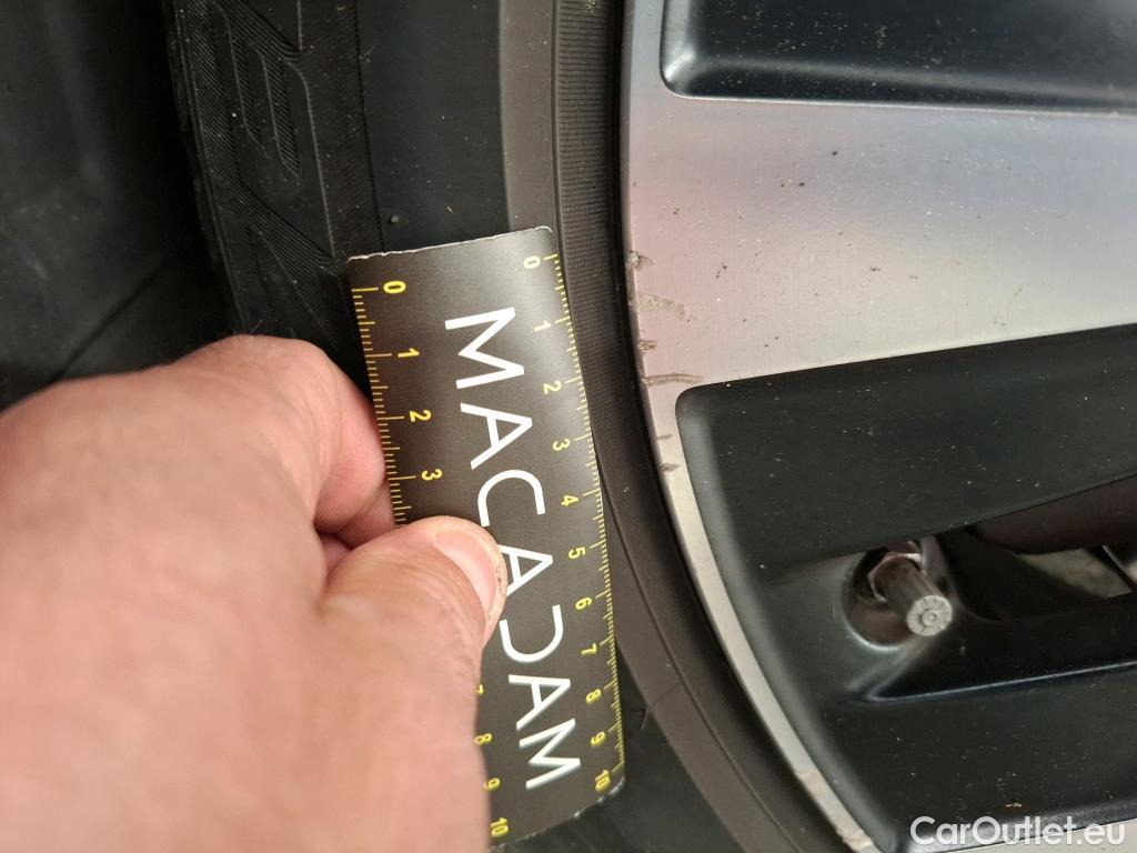  Mercedes  A-Klasse MERCEDES-BENZ Classe A Compact / 2018 / 5P / Berline A 250 e Business Line 8G-DCT #19