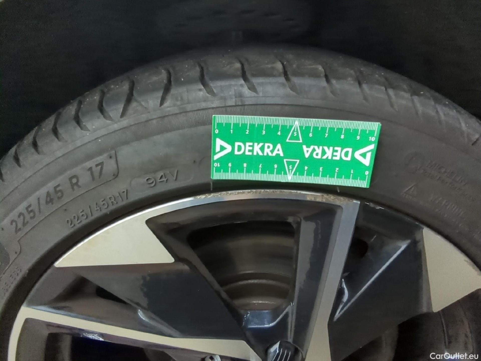  Peugeot  308  Allure Pack 1.2 PureTech 130CV BVM6 E6d #3