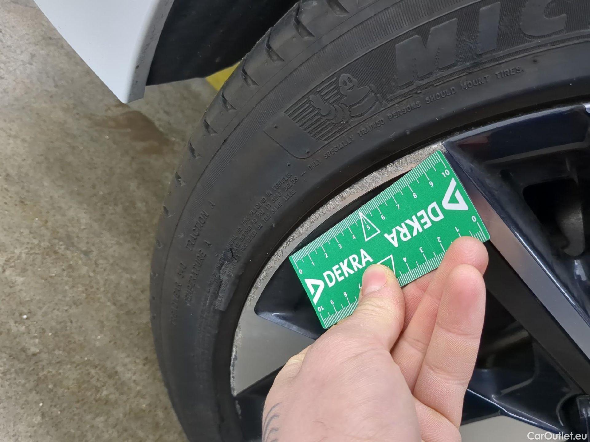  Peugeot  308  Allure Pack 1.2 PureTech 130CV BVM6 E6d #15