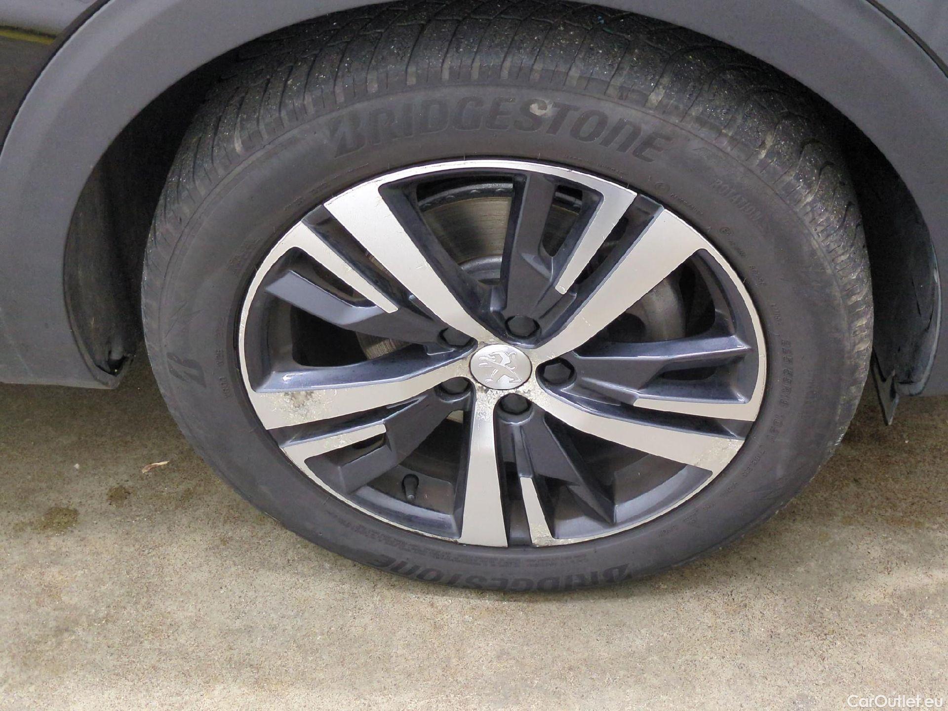  Peugeot  5008  Allure 1.2 PureTech 130CV BVM6 E6dT #27