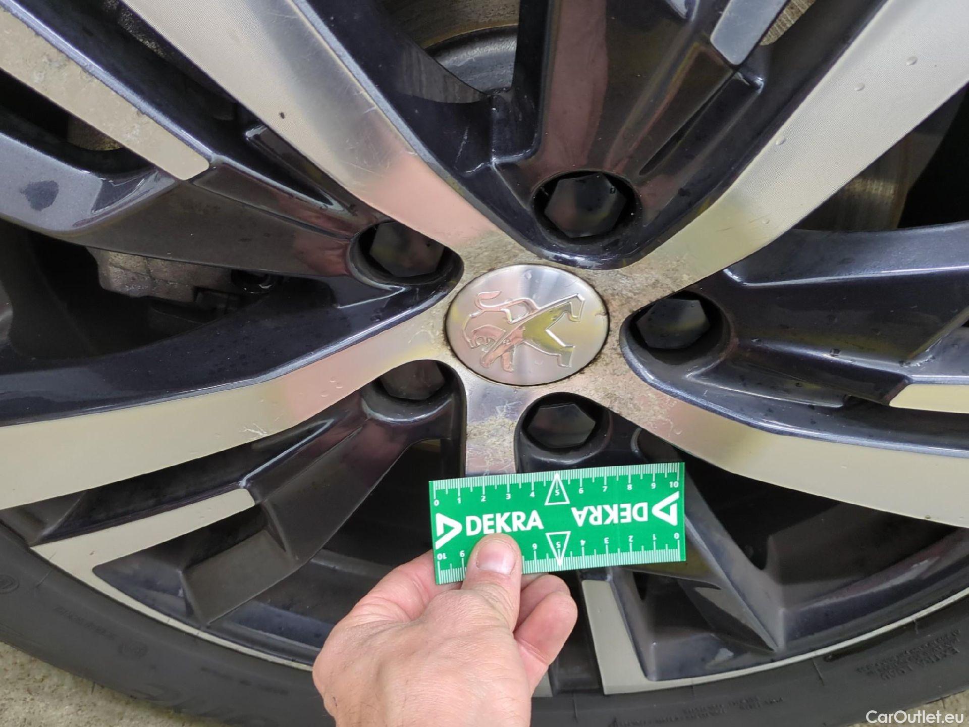  Peugeot  5008  Allure 1.2 PureTech 130CV BVM6 E6dT #8