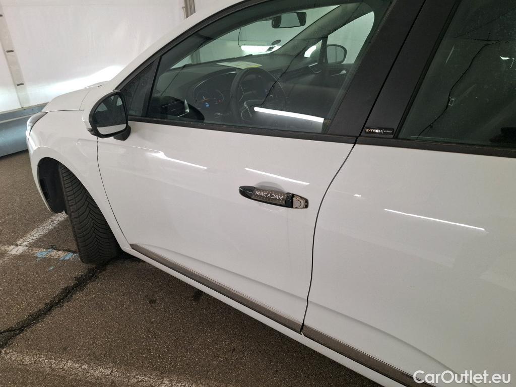  Renault  Clio RENAULT  / 2019 / 5P / Berline Business E-TECH 140 #16