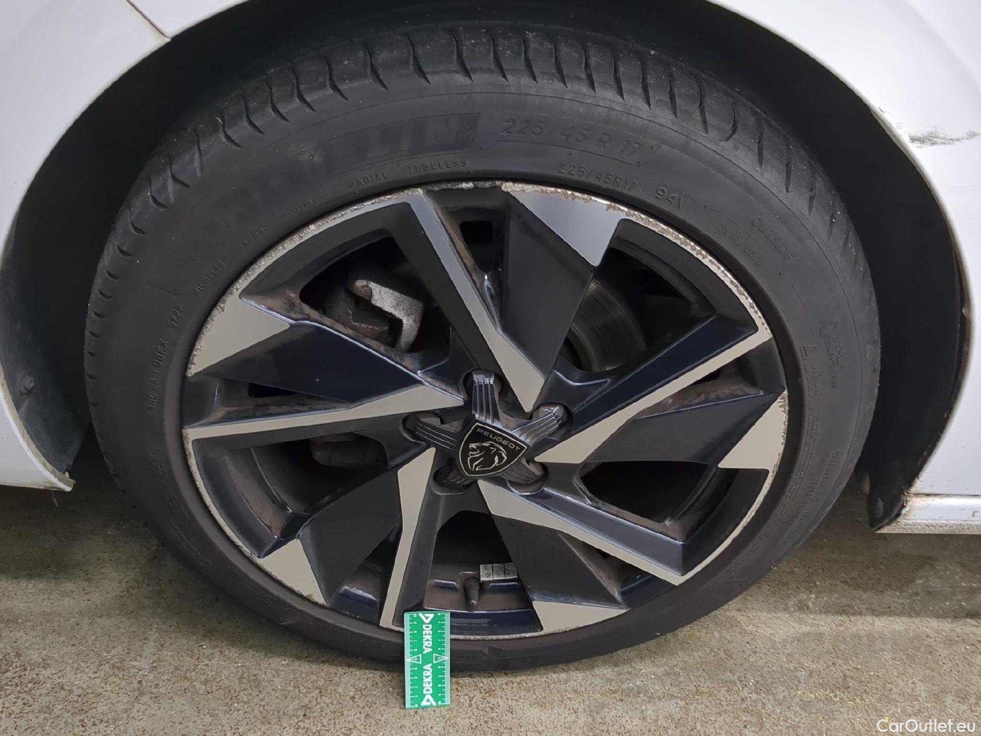  Peugeot  308  Allure Pack 1.2 PureTech 130CV BVM6 E6d #6