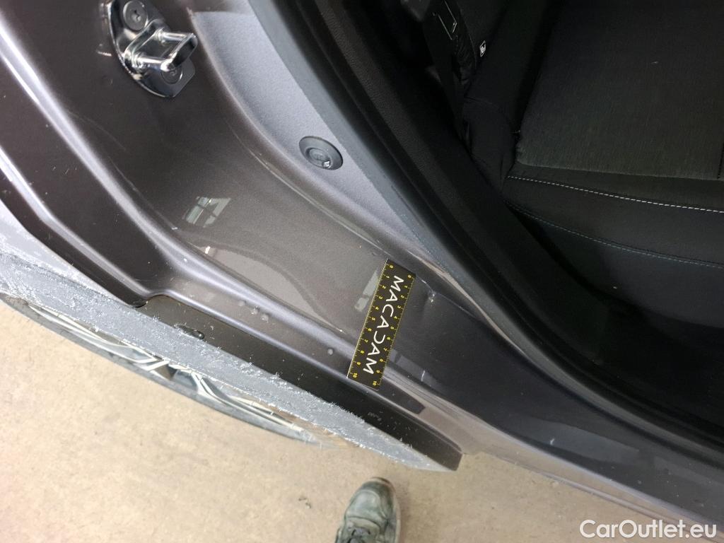  Renault  Captur RENAULT  / 2019 / 5P / SUV evolution E-Tech hybride 145 #3