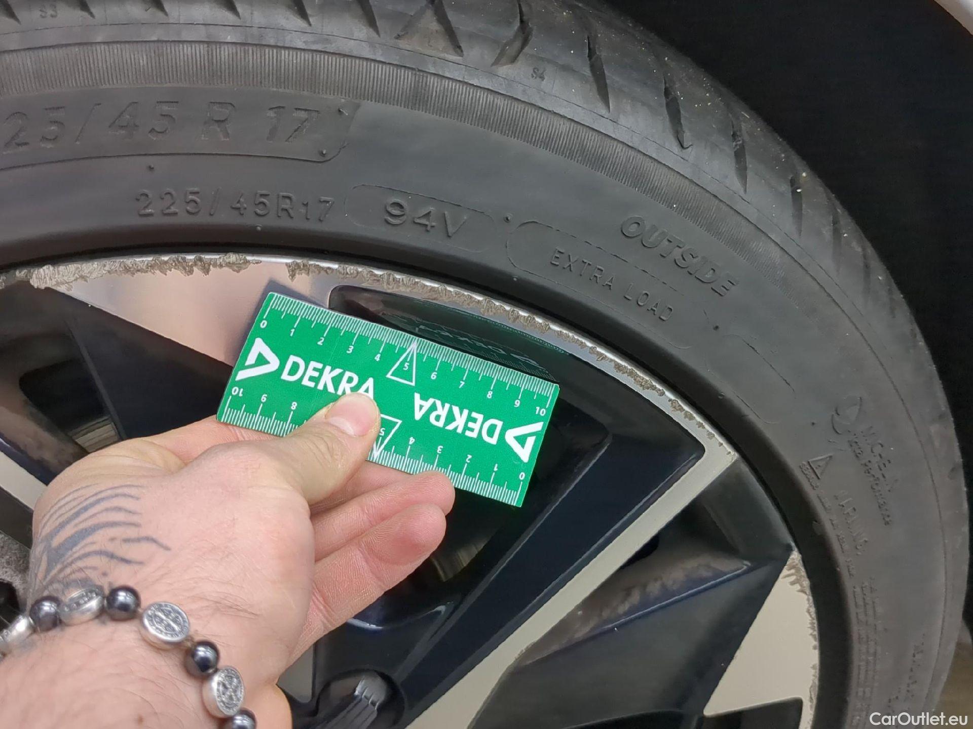  Peugeot  308  Allure Pack 1.2 PureTech 130CV BVM6 E6d #9