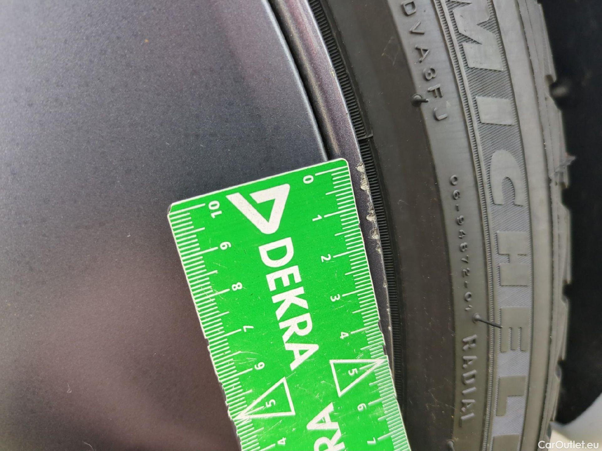  Tesla  Model 3 TESLA  / 2018 / 4P / Berline Autonomie Standard Plus RWD #9