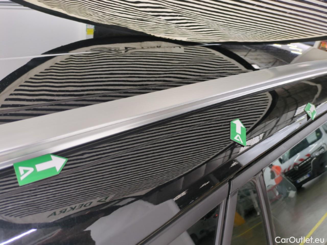  Toyota  Corolla TOYOTA  Touring Sports / 2018 / 5P / Break Hybride 184h Dynamic Business Stage Acad #46