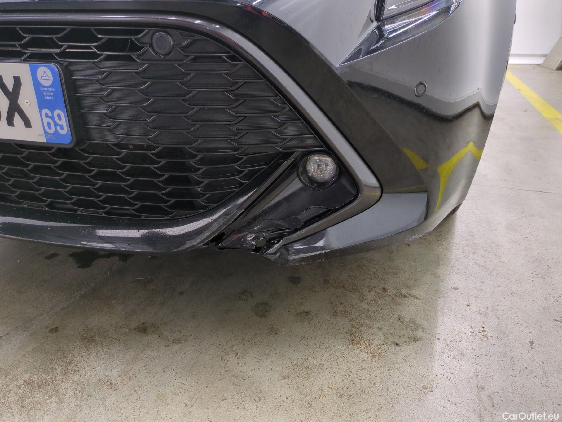  Toyota  Corolla TOYOTA  Touring Sports / 2018 / 5P / Break Hybride 184h Dynamic Business Stage Acad #63