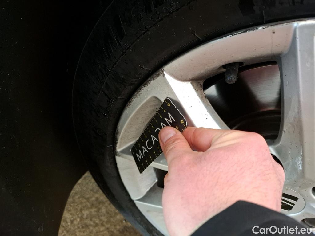  Seat  Leon SEAT  Sportstourer / 2020 / 5P / Break 2.0 TDI 150 DSG S&S Style Business #3