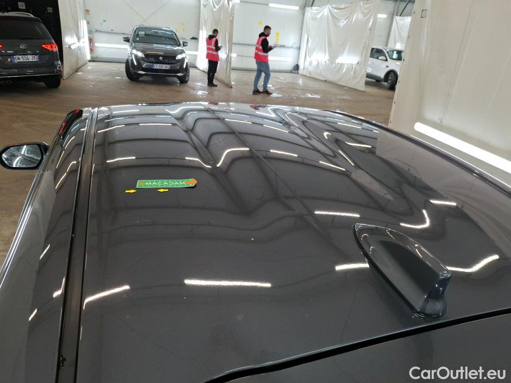  Toyota  Yaris TOYOTA  Hybride / 2019 / 5P / Berline Hybride 116h France Business Stage Acad #32