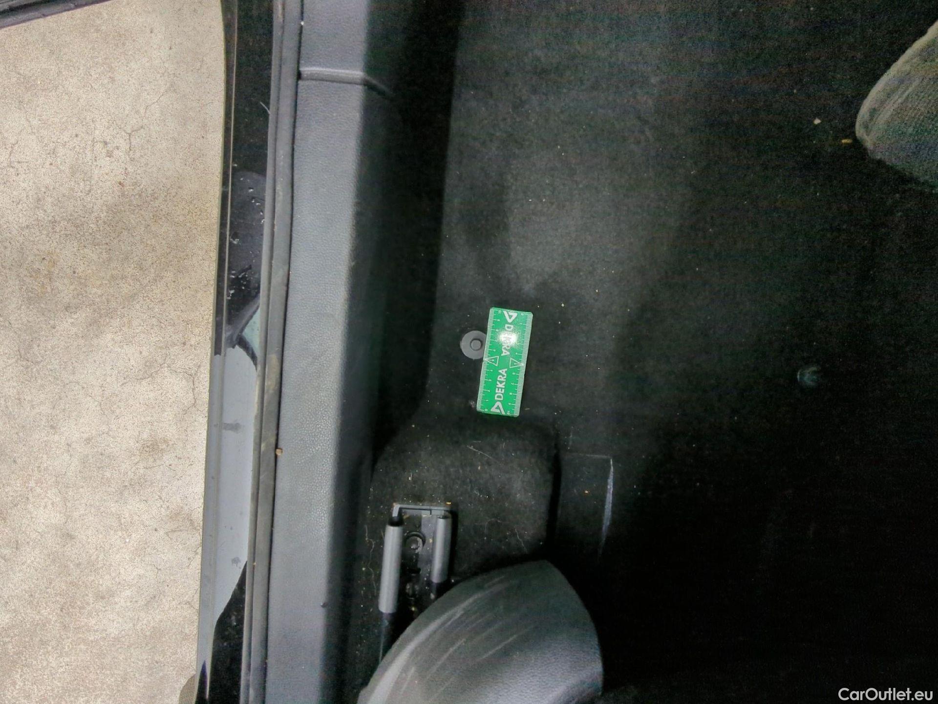  Skoda  Karoq SKODA  / 2022 / 5P / SUV 2.0 TDI 116ch DSG7 Business #32