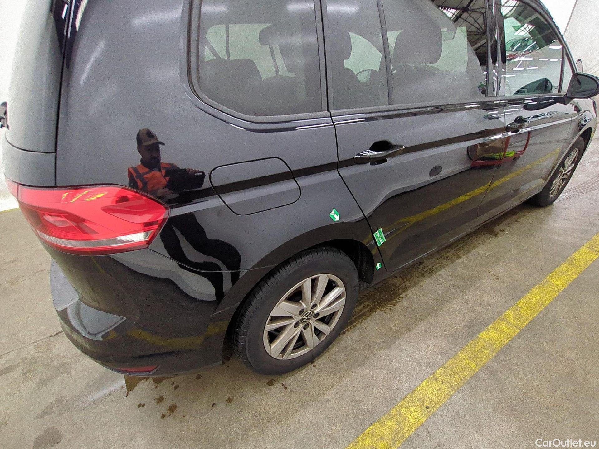  Volkswagen  Touran  Lounge Business BMT/Start-Stopp 2.0 TDI 150CV BVA7 E6d #13