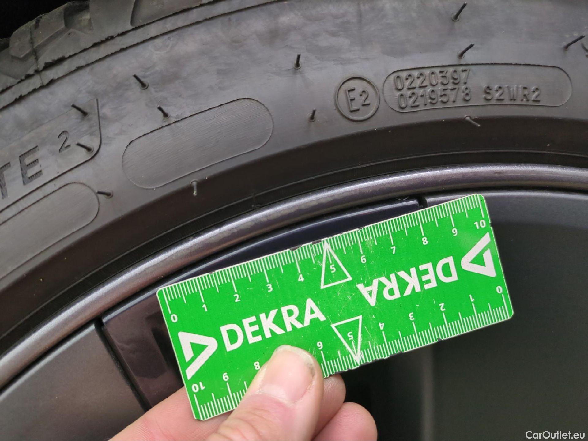  Tesla  Model 3 TESLA  / 2018 / 4P / Berline Autonomie Standard Plus RWD #17