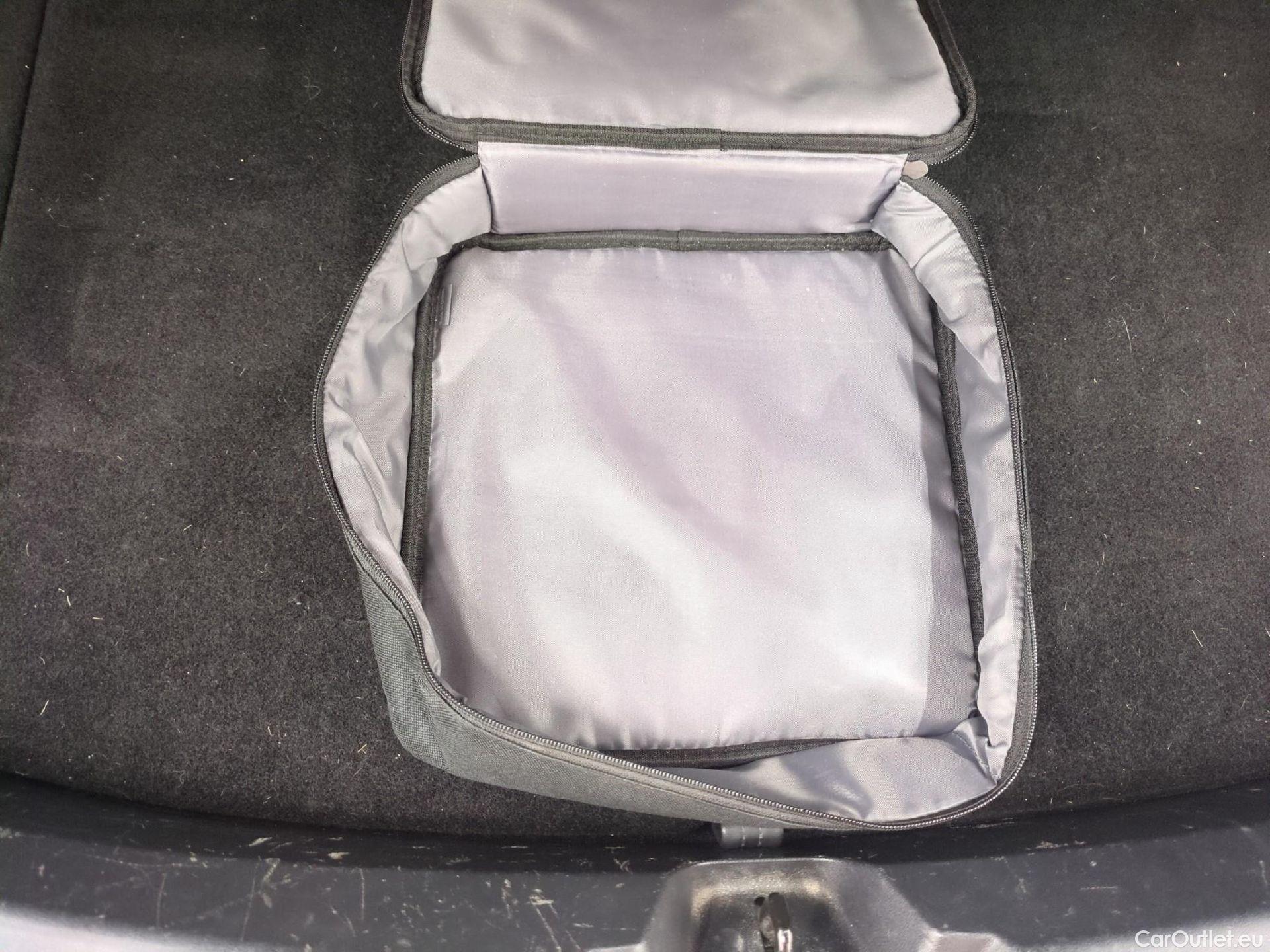  Tesla  Model 3 TESLA  / 2018 / 4P / Berline Autonomie Standard Plus RWD #37