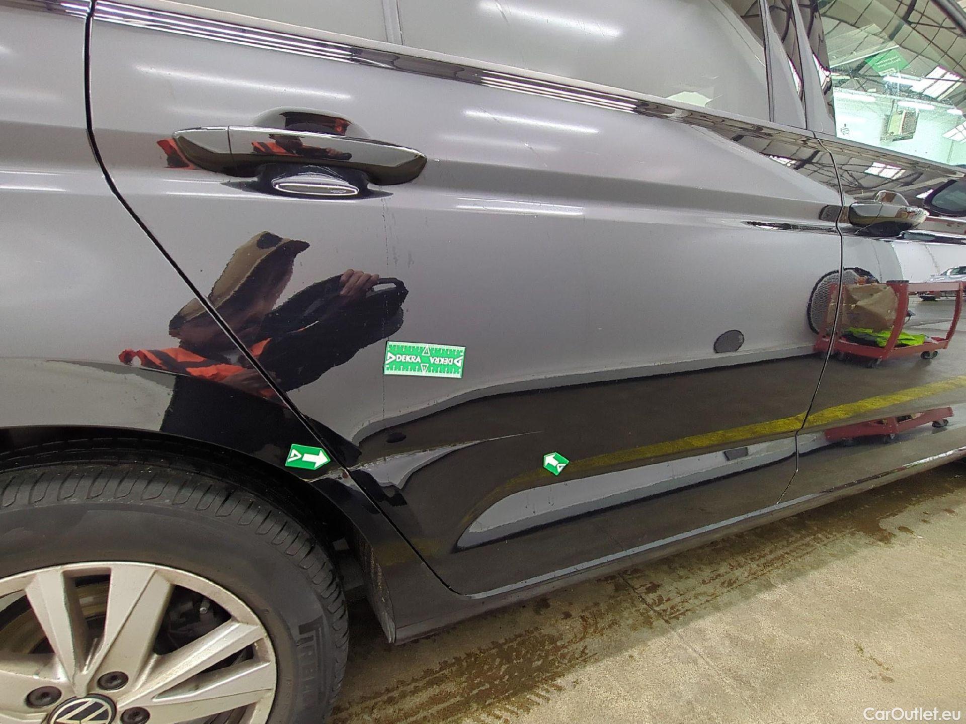  Volkswagen  Touran  Lounge Business BMT/Start-Stopp 2.0 TDI 150CV BVA7 E6d #16