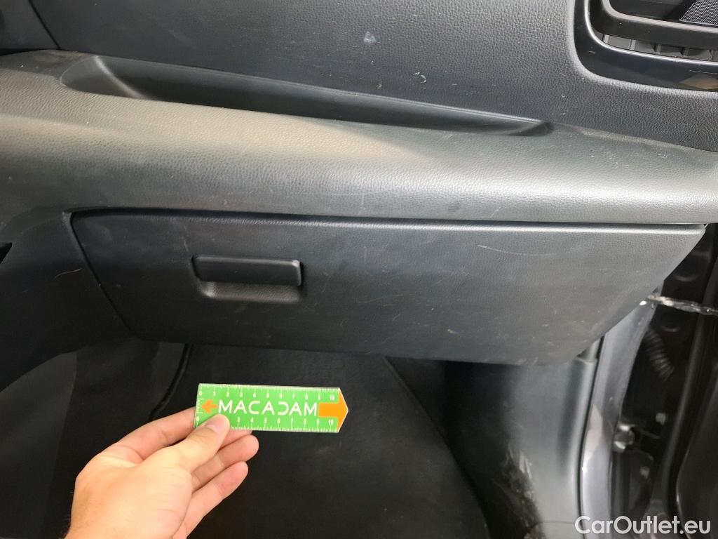  Toyota  Yaris TOYOTA  Hybride / 2019 / 5P / Berline Hybride 116h France Business Stage Acad #25