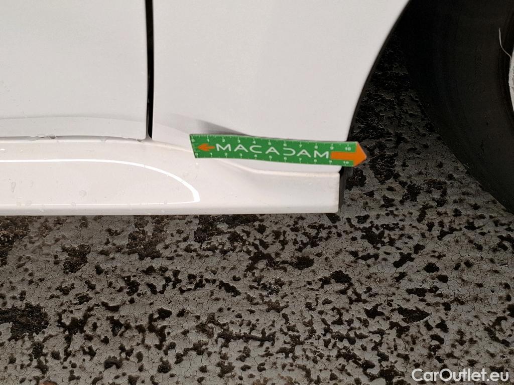  Toyota  Yaris TOYOTA  Hybride / 2019 / 5P / Berline Hybride 116h Dynamic Business Beyond Zer #12