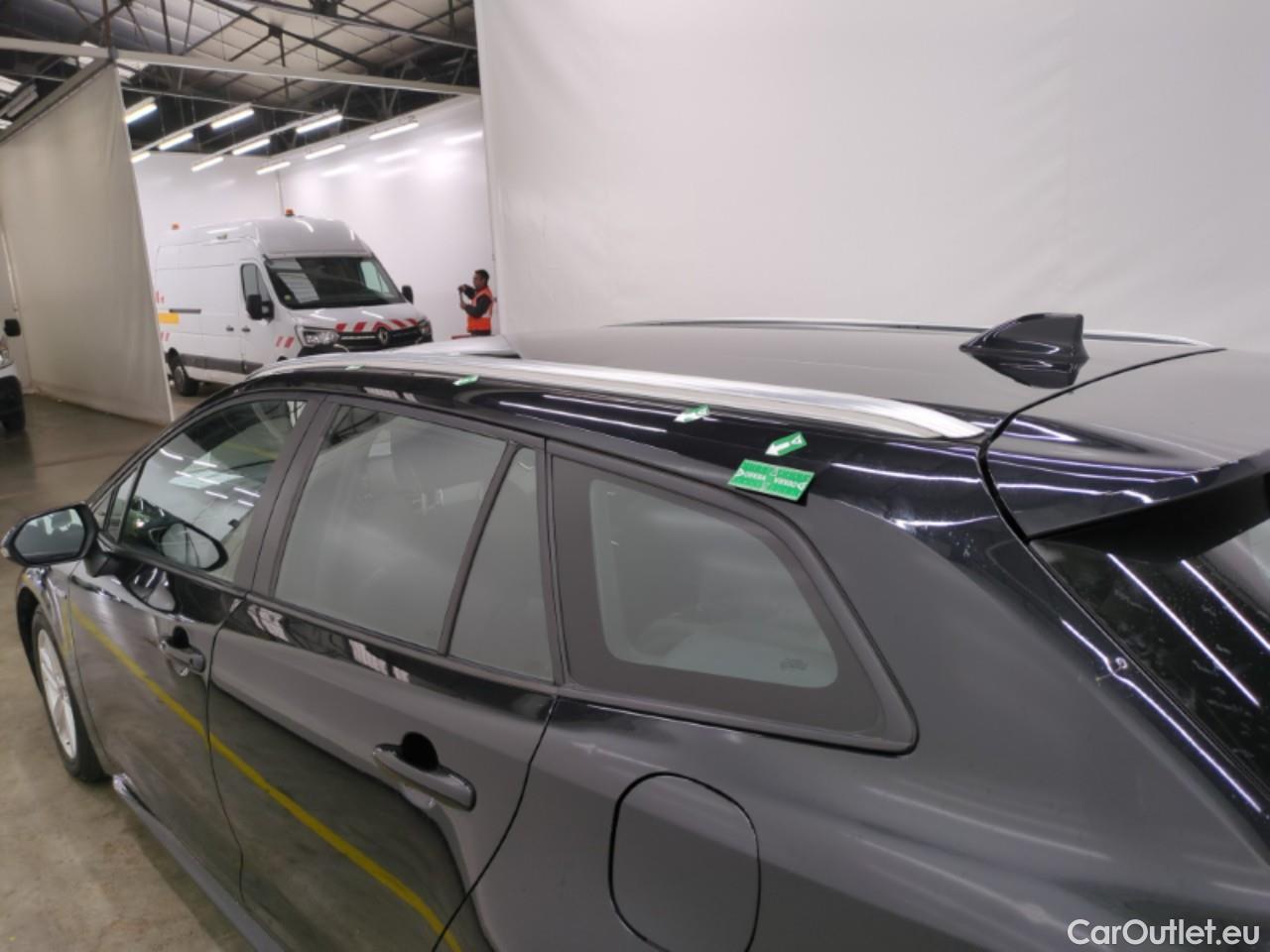  Toyota  Corolla TOYOTA  Touring Sports / 2018 / 5P / Break Hybride 184h Dynamic Business Stage Acad #26