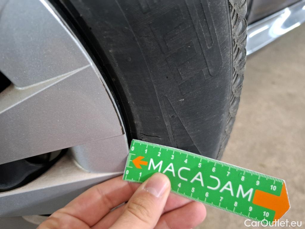  Toyota  Yaris TOYOTA  Hybride / 2019 / 5P / Berline Hybride 116h France Business Stage Acad #18