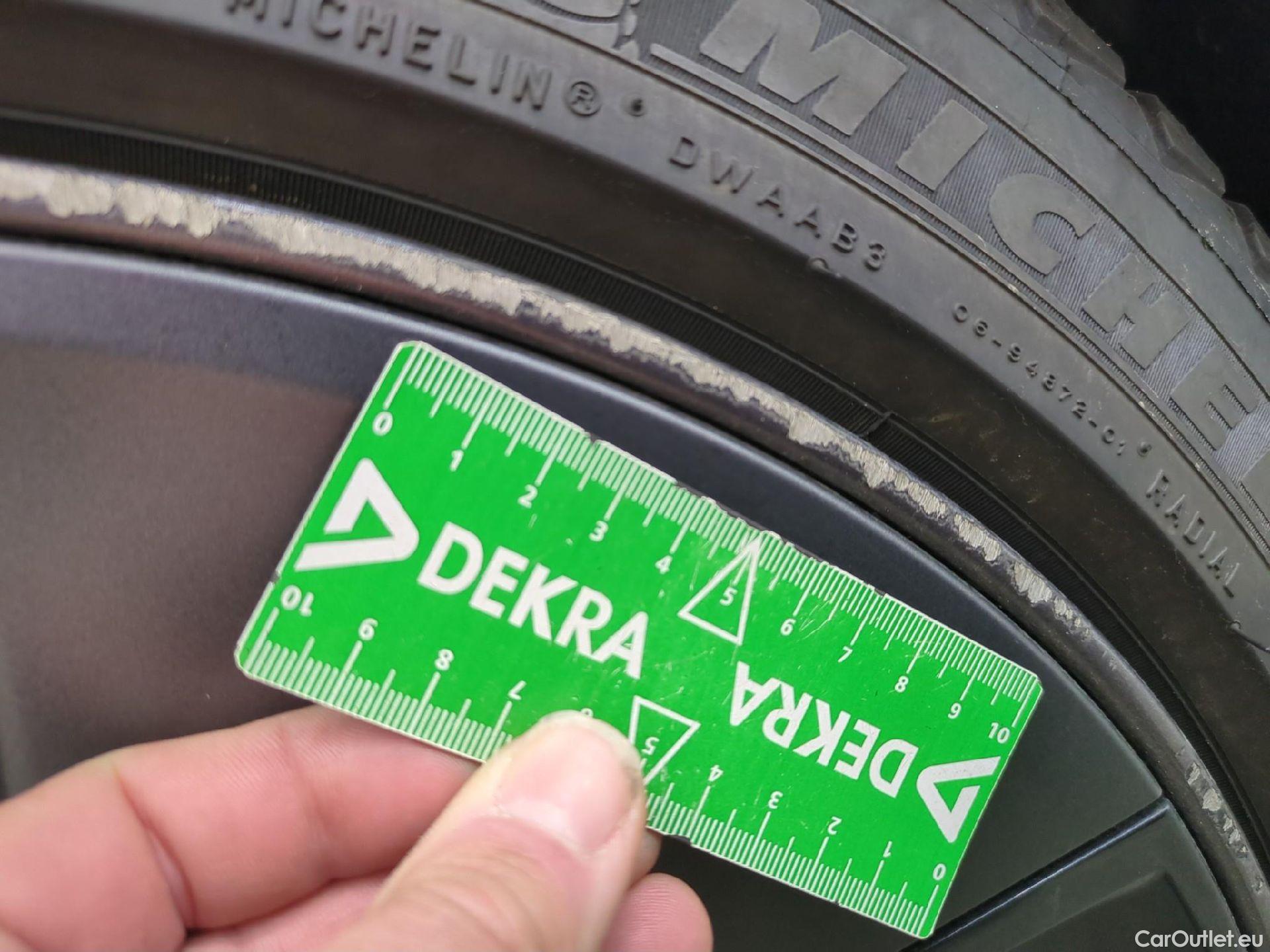  Tesla  Model 3 TESLA  / 2018 / 4P / Berline Autonomie Standard Plus RWD #13