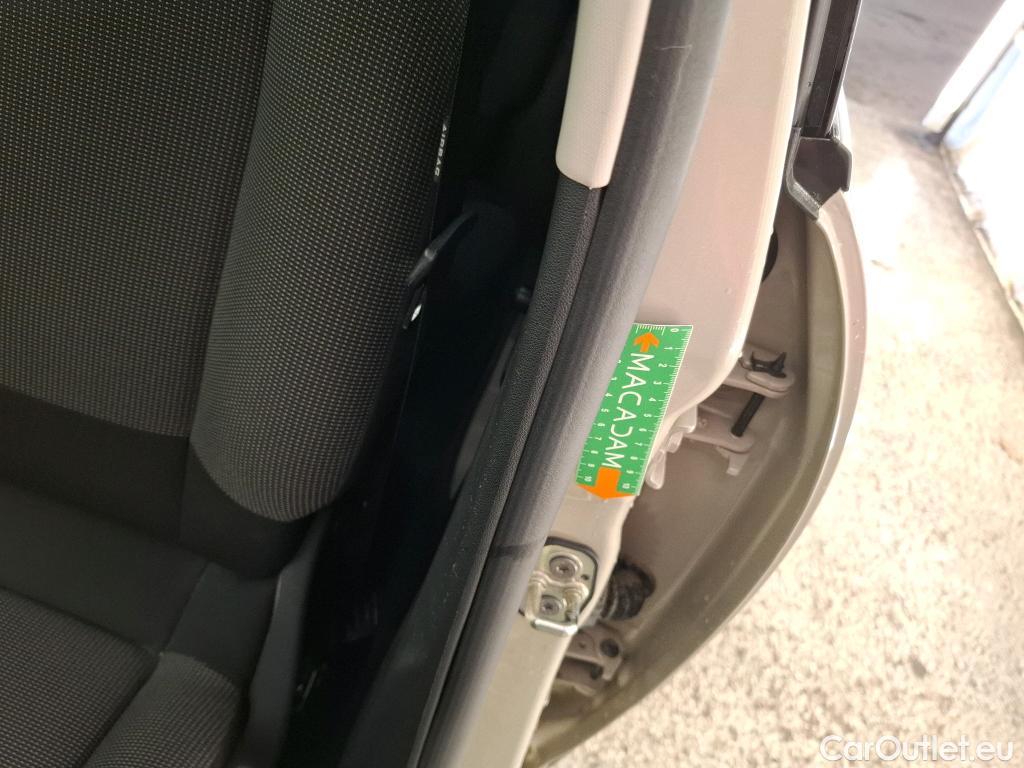  Citroen  C3  Max 1.2 PureTech 80CV BVM5 6E #1