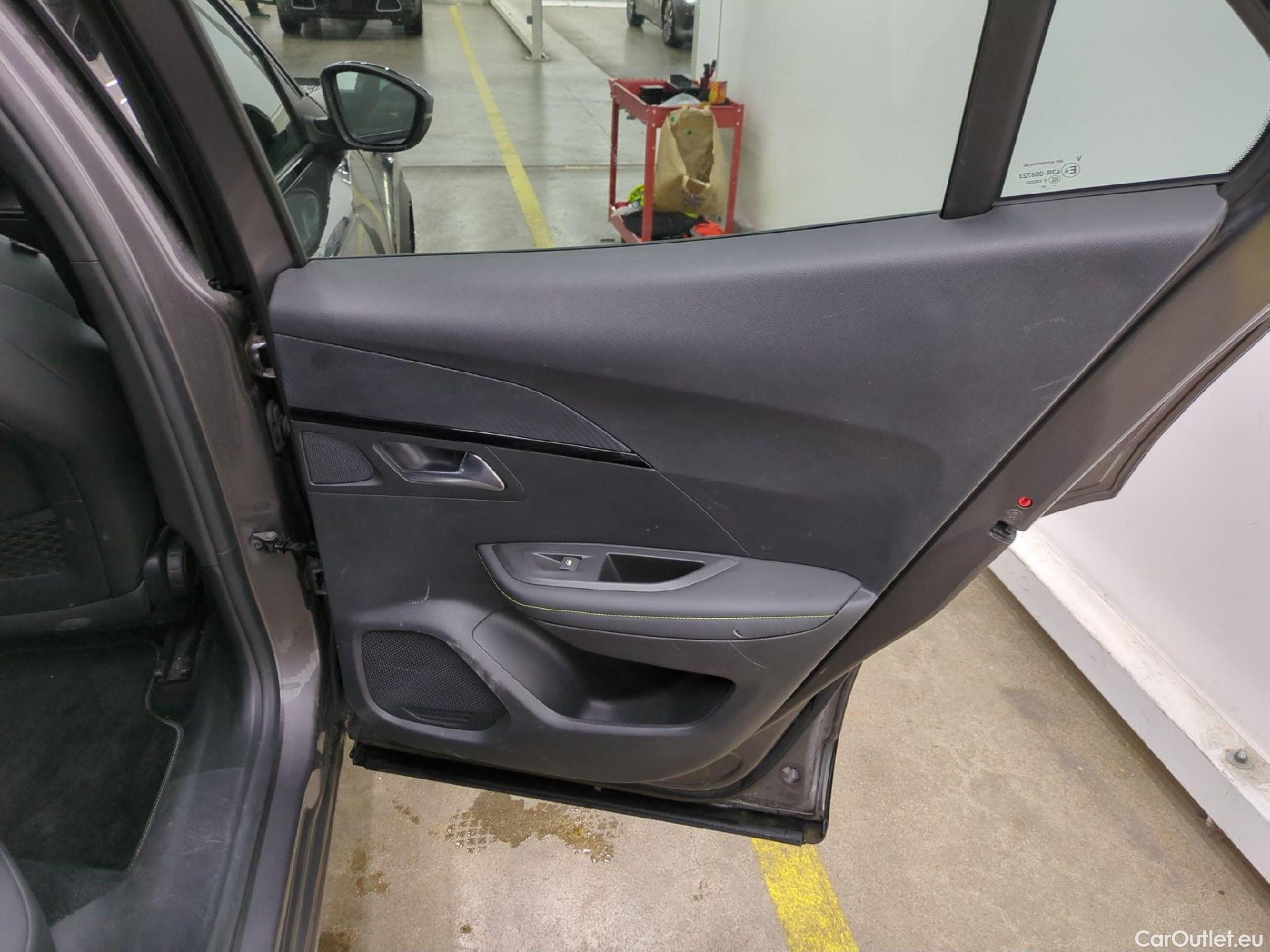  Peugeot  2008  GT Line 1.2 PureTech 130CV BVA8 E6d #18