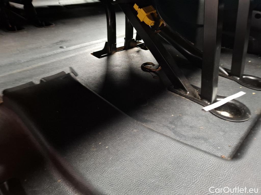  Peugeot  Expert  Combi Standard 1.5 HDi 120CV BVM6 9 Sieges E6d #32