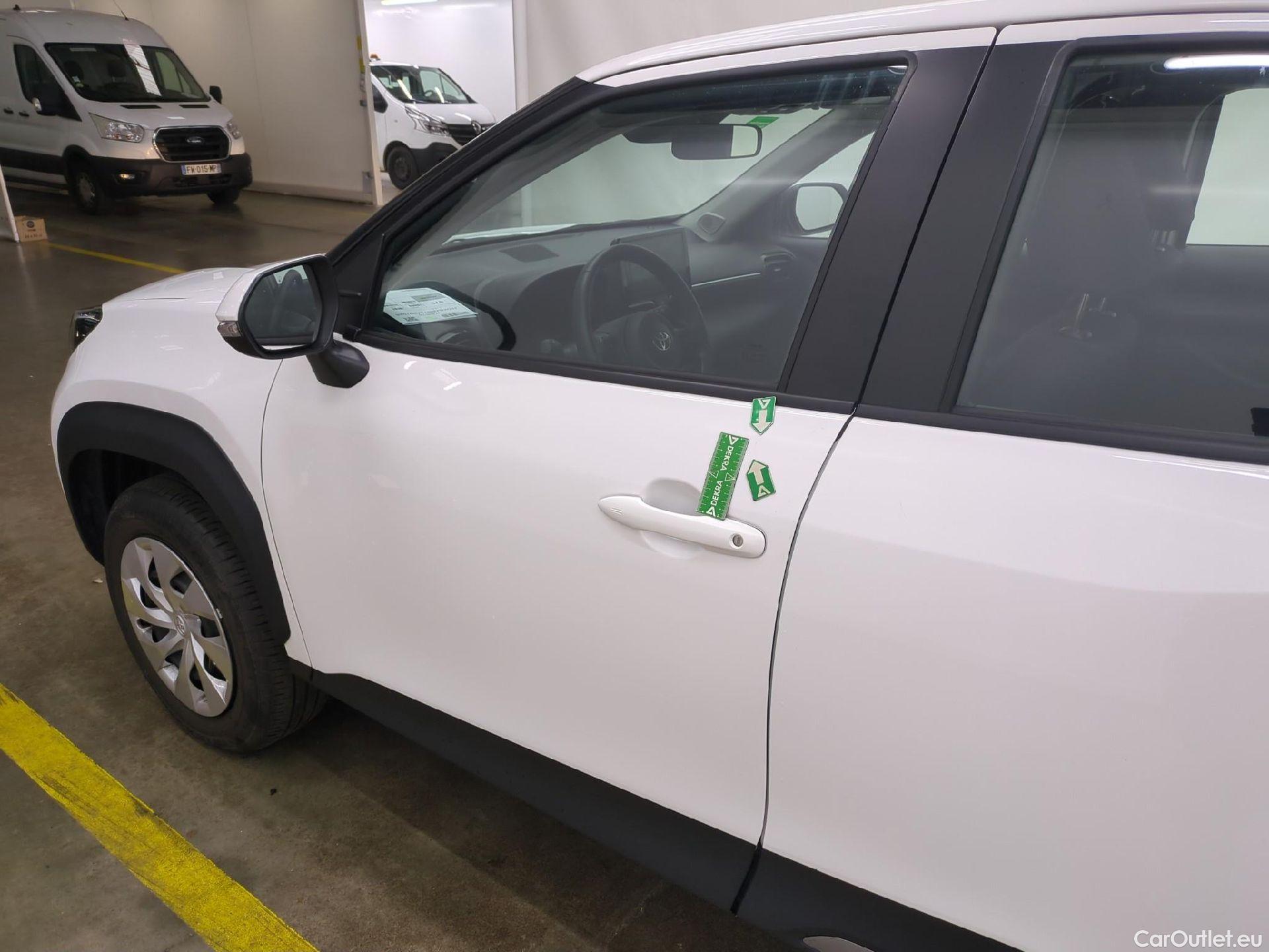  Toyota  Yaris Cross TOYOTA  Hybride / 2021 / 5P / SUV 1.5 HYBRID 116H DYNAMIC AUTO #2