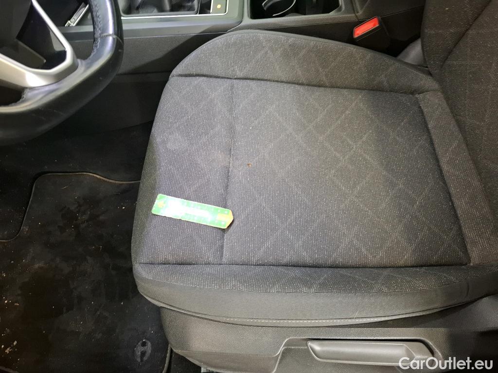  Volkswagen  Golf  VOLKSWAGEN / 2020 / 5P / Berline 1.0 TSI OPF 110 BVM6 Life Busi 1st #51