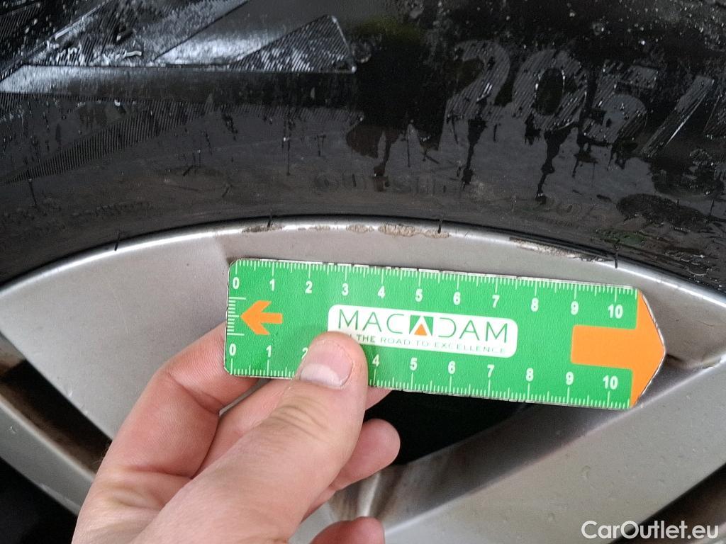  Volkswagen  Golf  VOLKSWAGEN / 2020 / 5P / Berline 1.0 TSI OPF 110 BVM6 Life Busi 1st #39