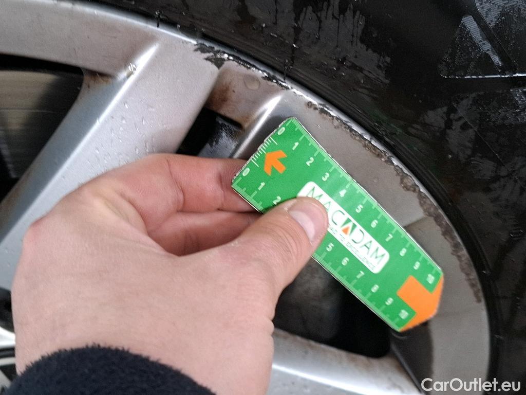  Volkswagen  Golf  VOLKSWAGEN / 2020 / 5P / Berline 1.0 TSI OPF 110 BVM6 Life Busi 1st #37