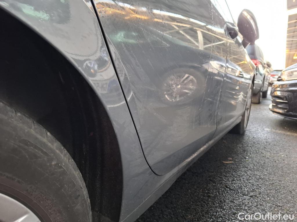  Volkswagen  Golf  VOLKSWAGEN / 2020 / 5P / Berline 1.0 TSI OPF 110 BVM6 Life Busi 1st #15